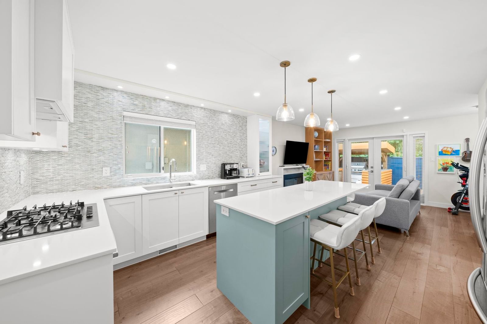 Listing Image 9