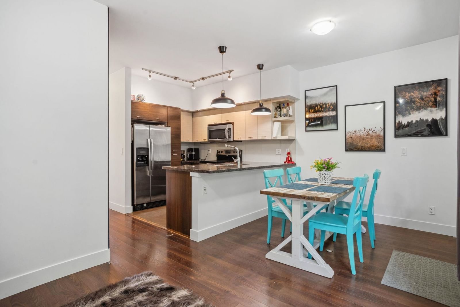 Listing Image 10