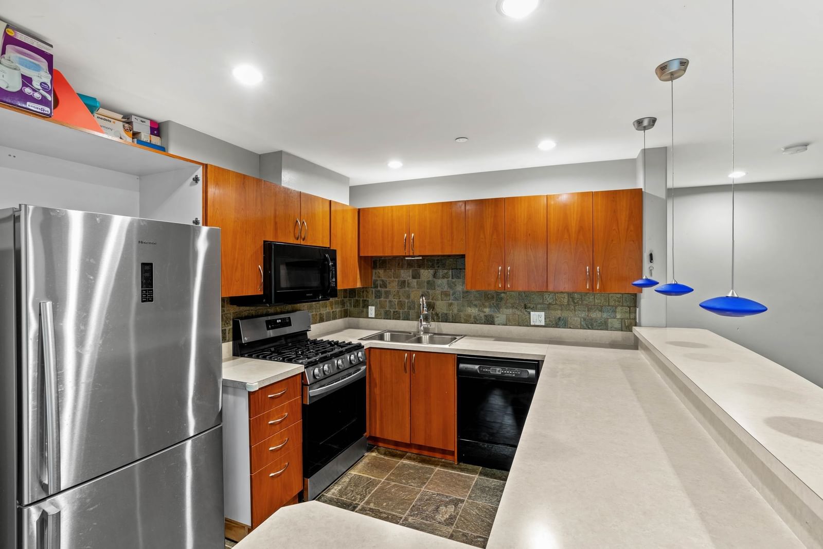 Listing Image 22