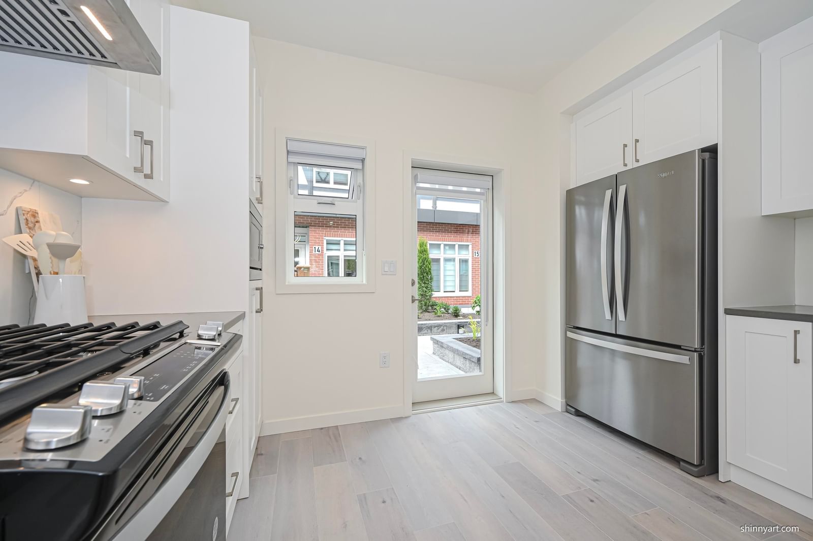 Listing Image 12