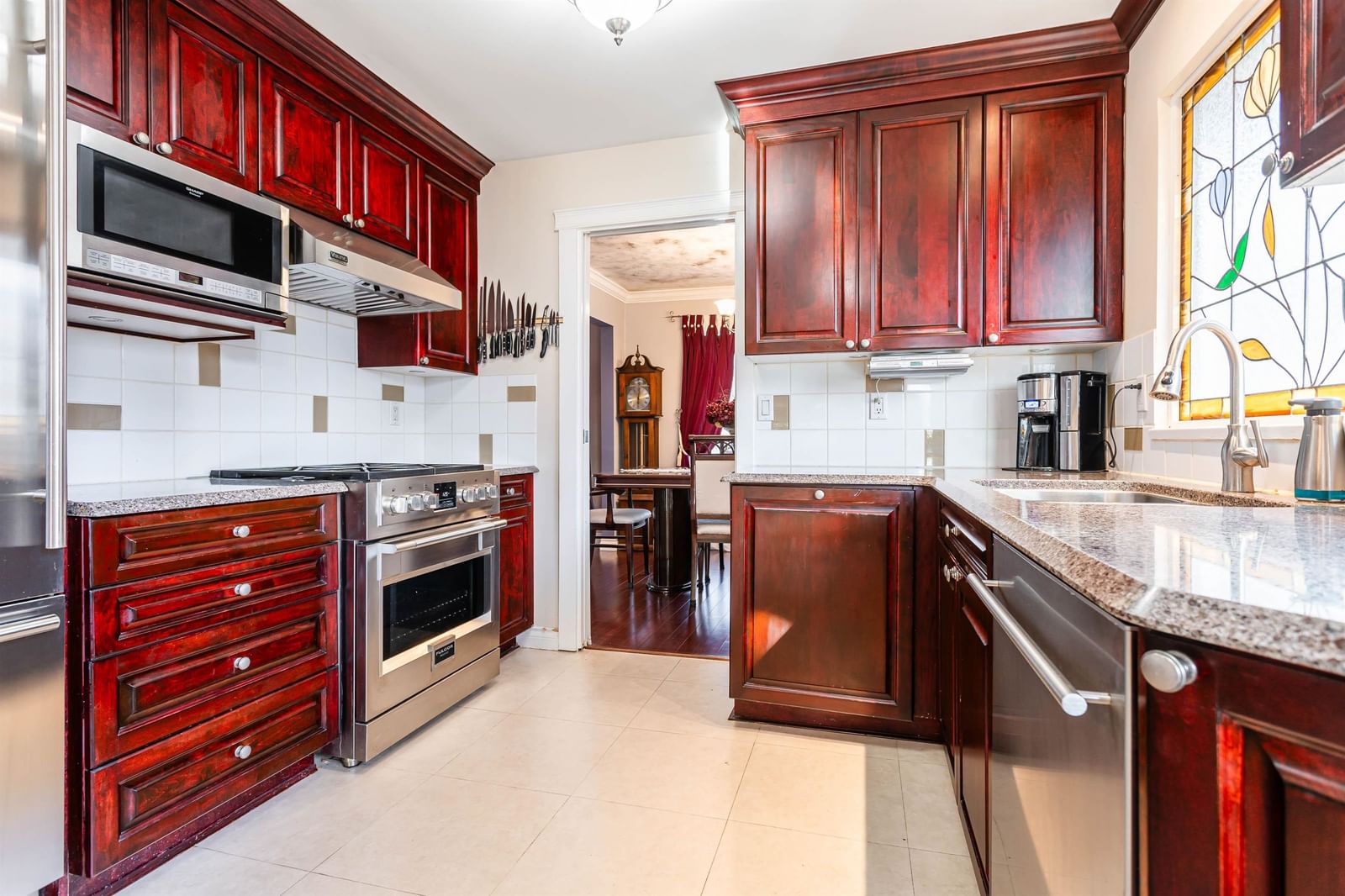 Listing Image 12