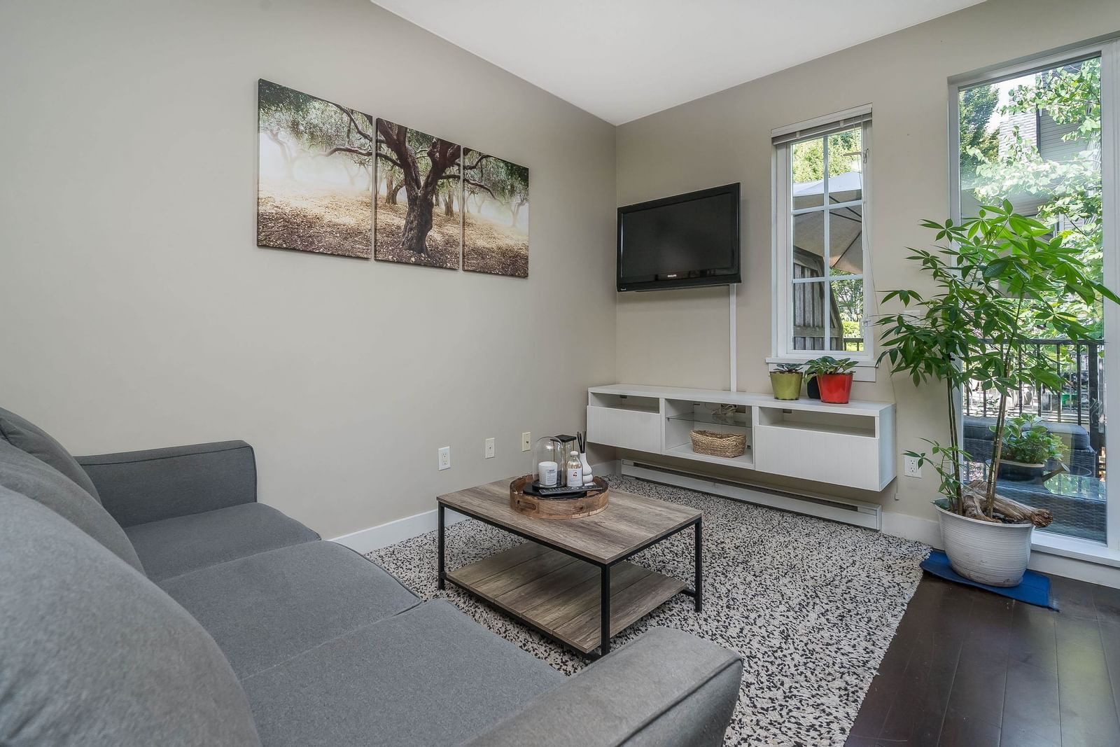 Listing Image 15