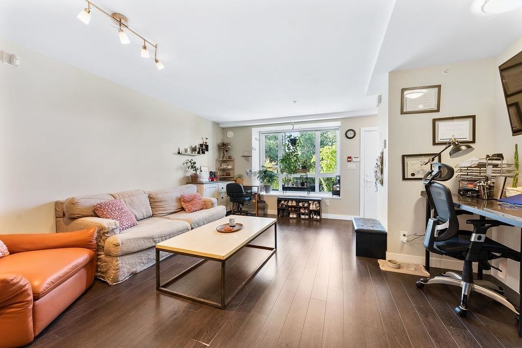 Listing Image 10