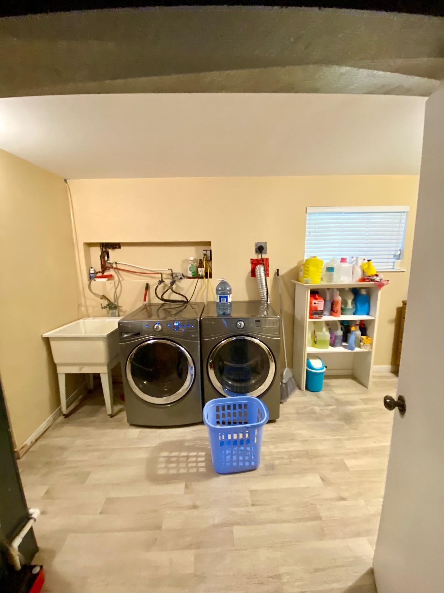 Listing Image 10