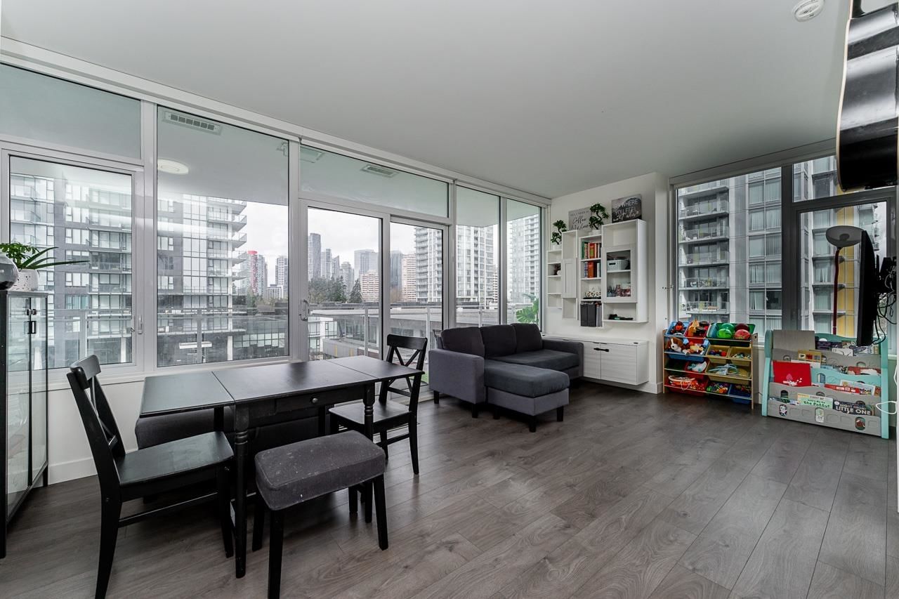 Listing Image 10