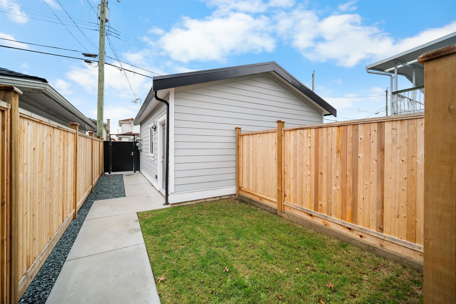 Listing Image 16