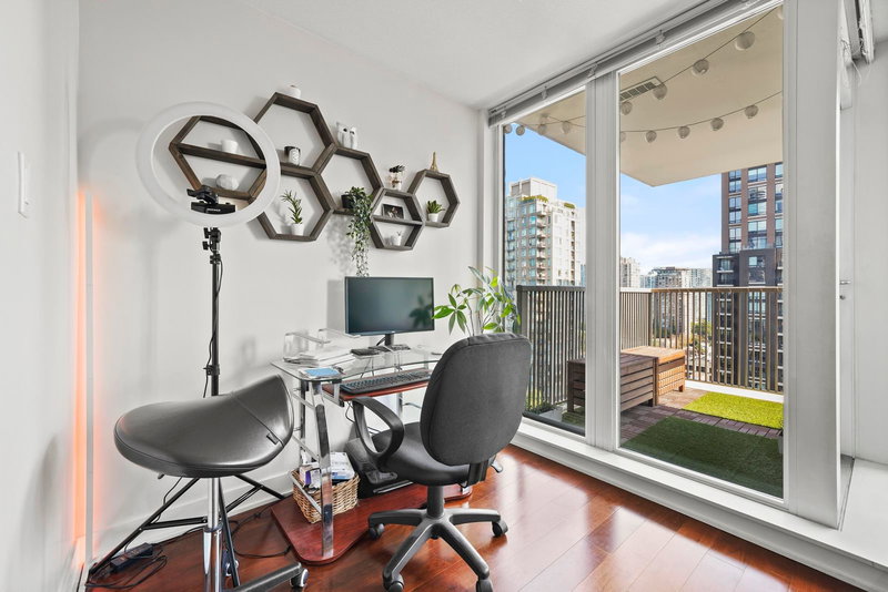 1708 - 1055 Richards Street, Vancouver, V6B 0C2 | Image 2