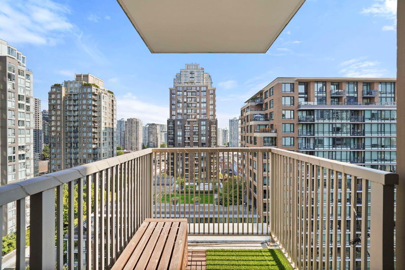 1708 - 1055 Richards Street, Vancouver, V6B 0C2 | Image 3