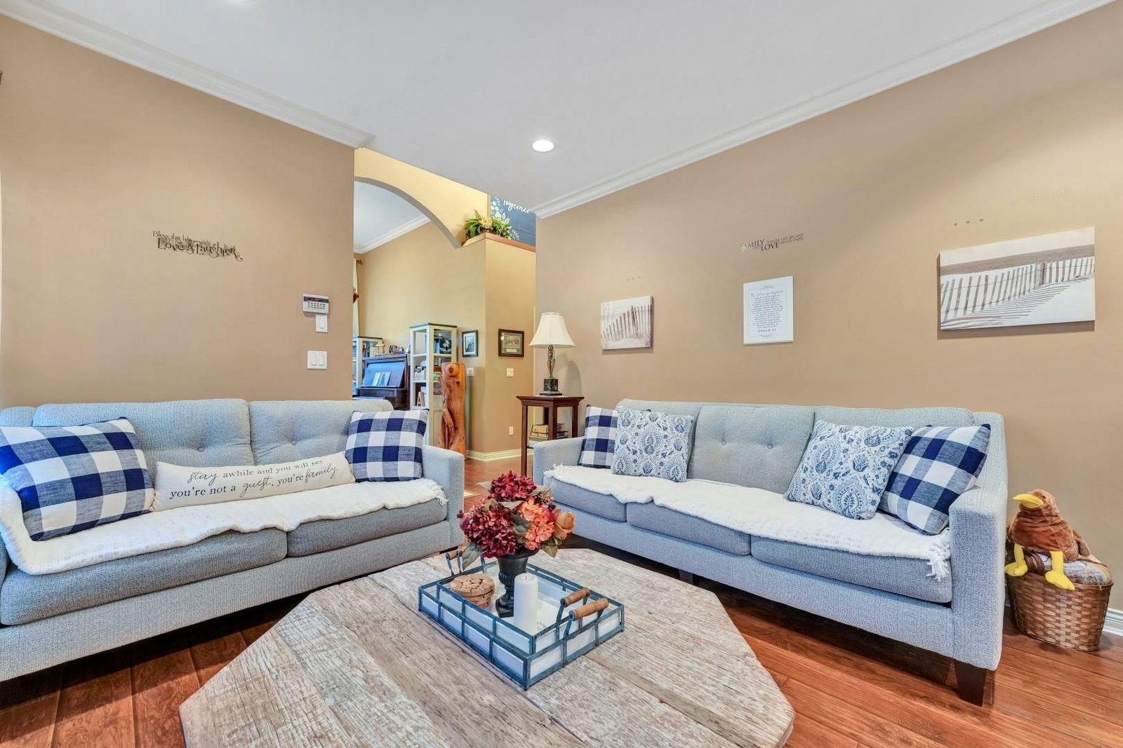 Listing Image 9
