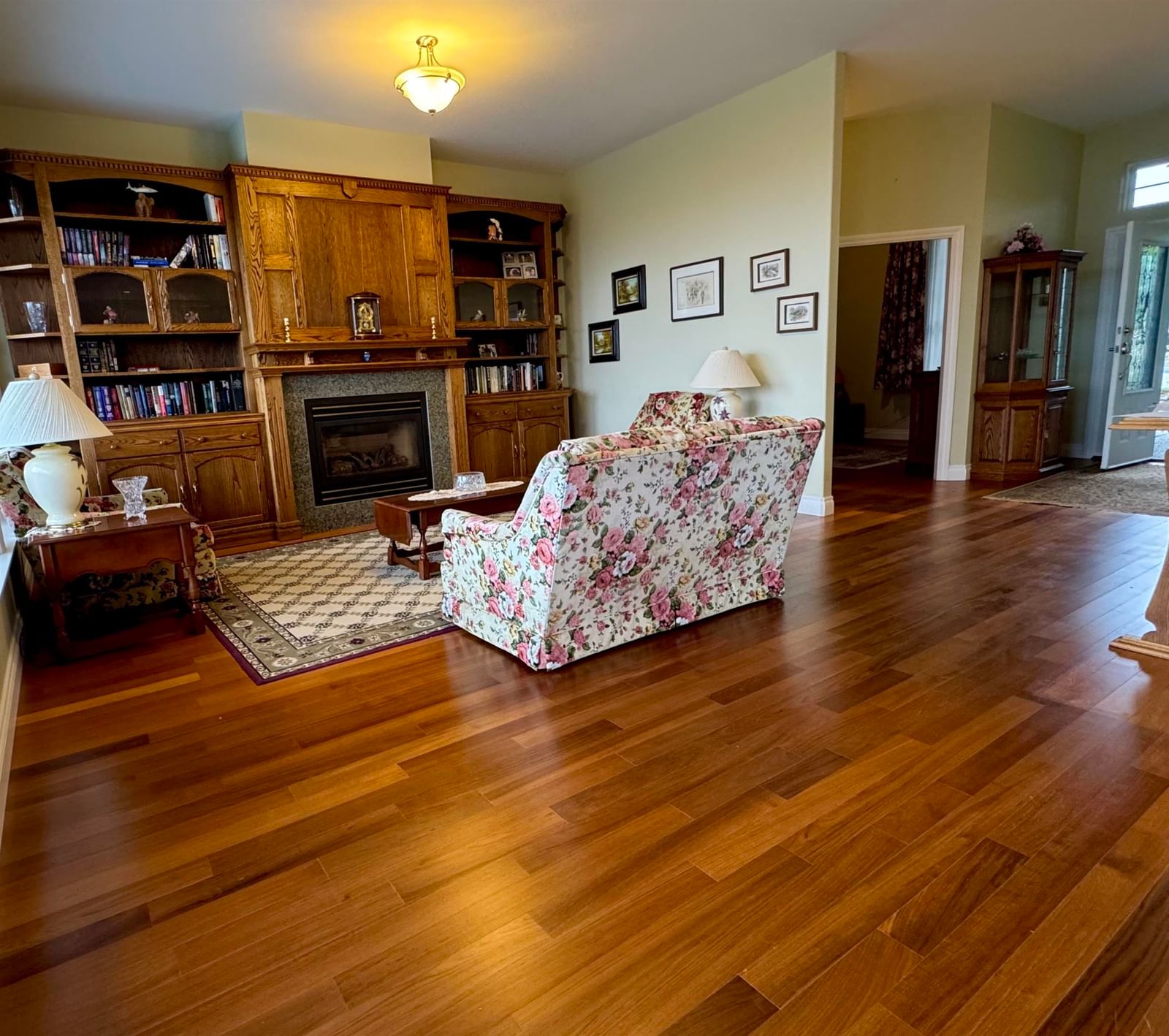 Listing Image 11