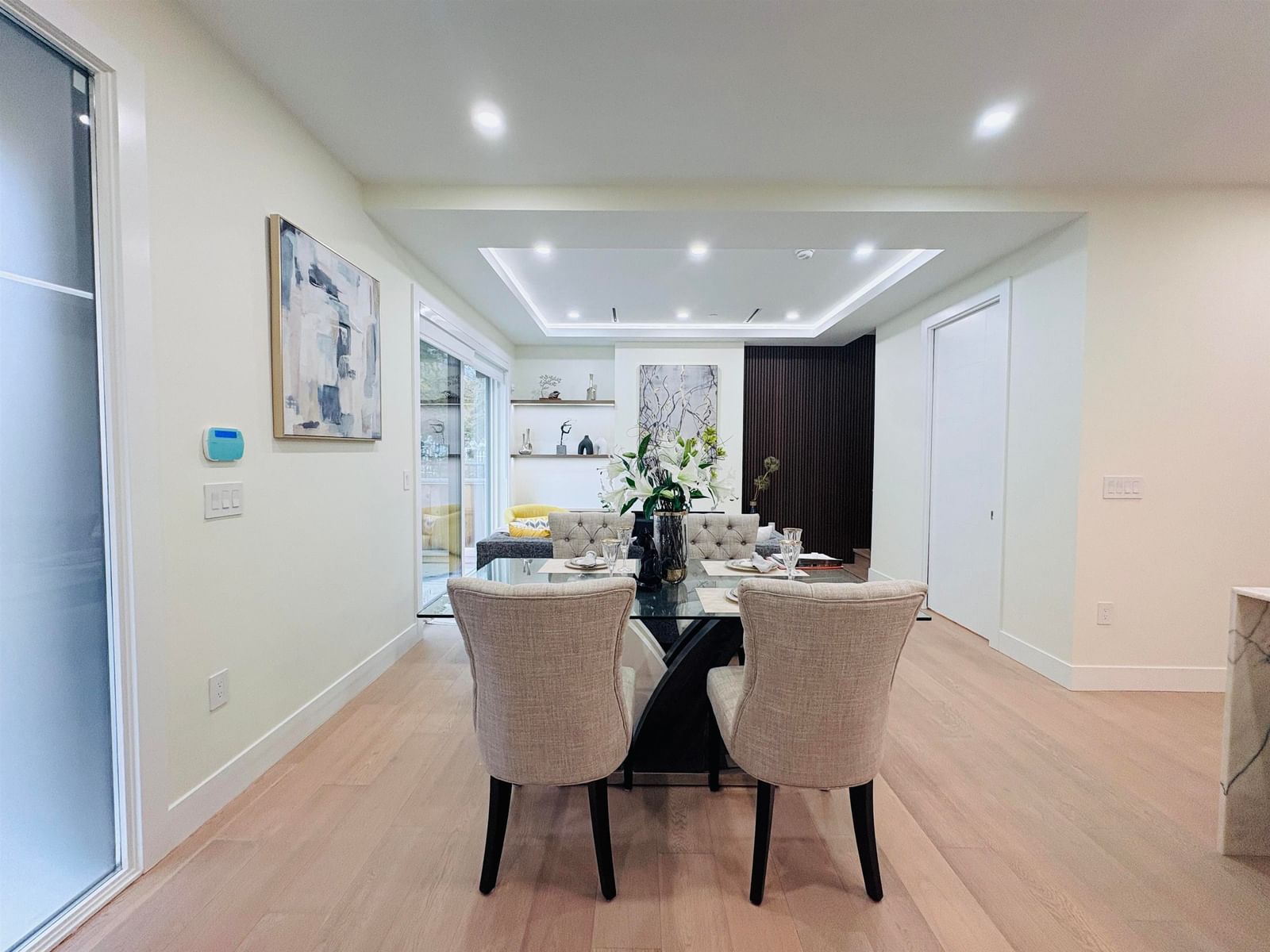 Listing Image 12