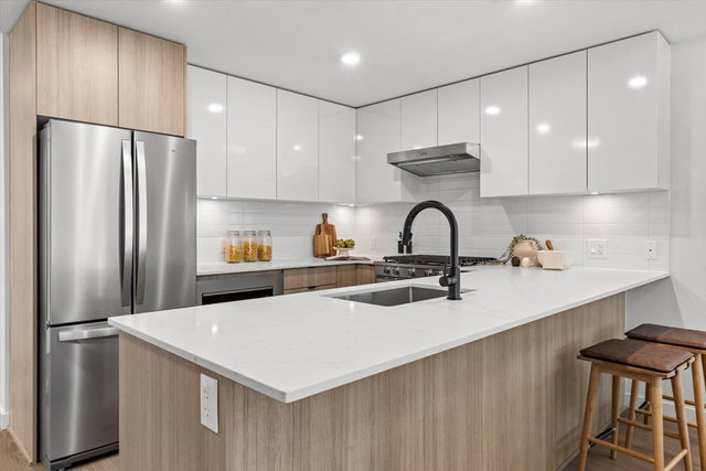 101 - 2277 Hawthorne Avenue