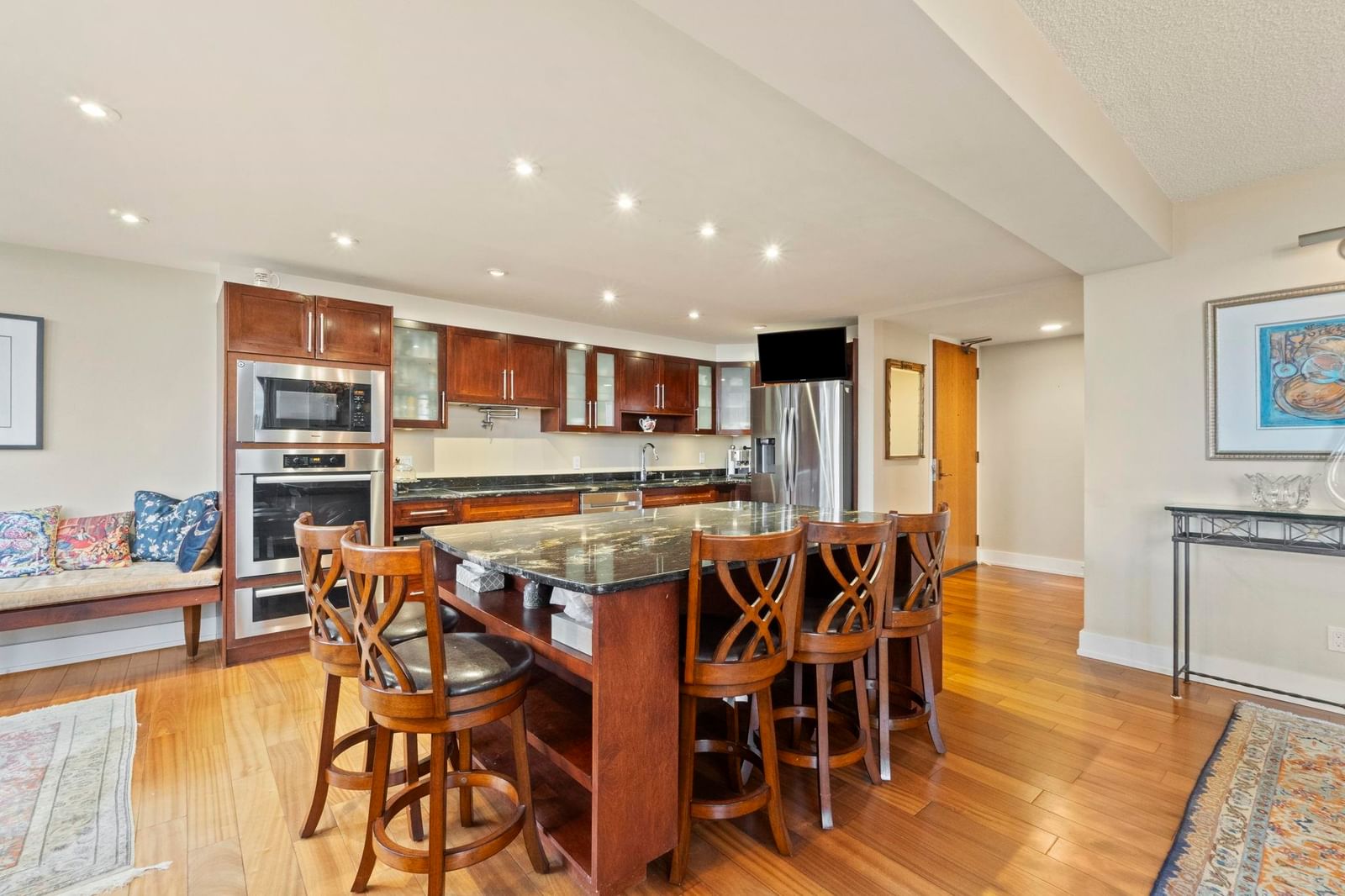 Listing Image 10