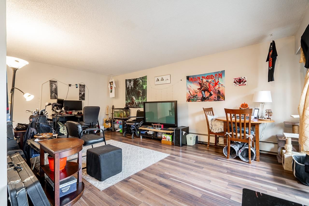 Listing Image 17