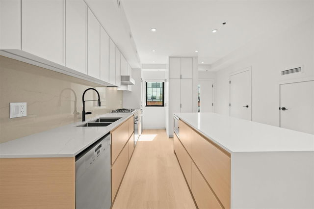 32 - 530 28th Avenue W