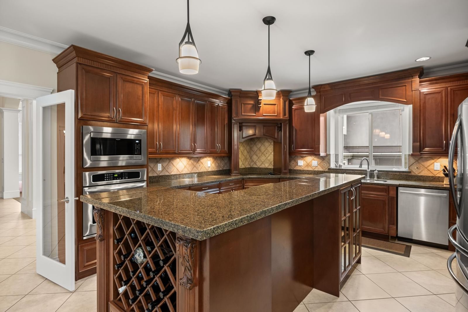 Listing Image 10