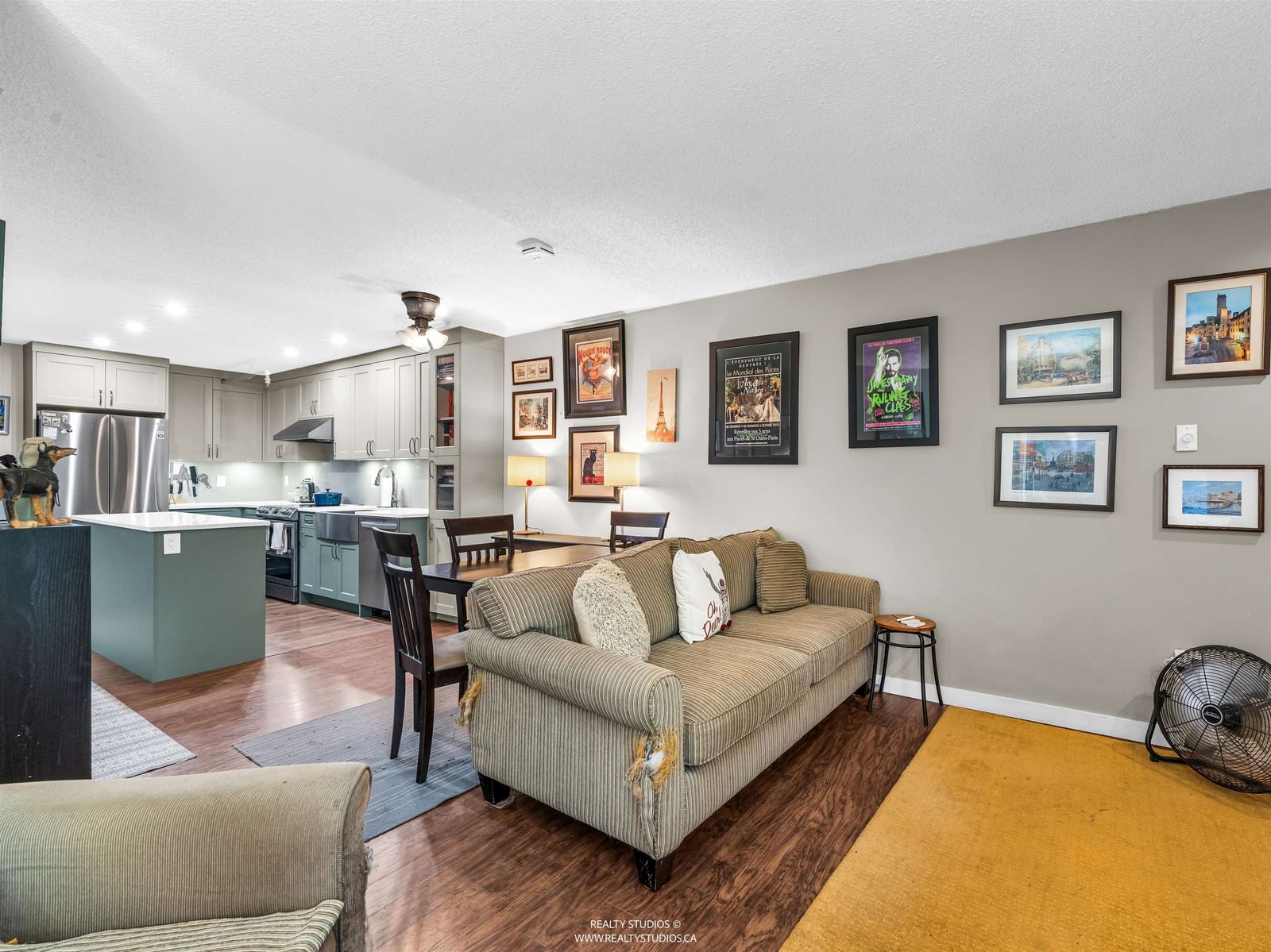 Listing Image 10