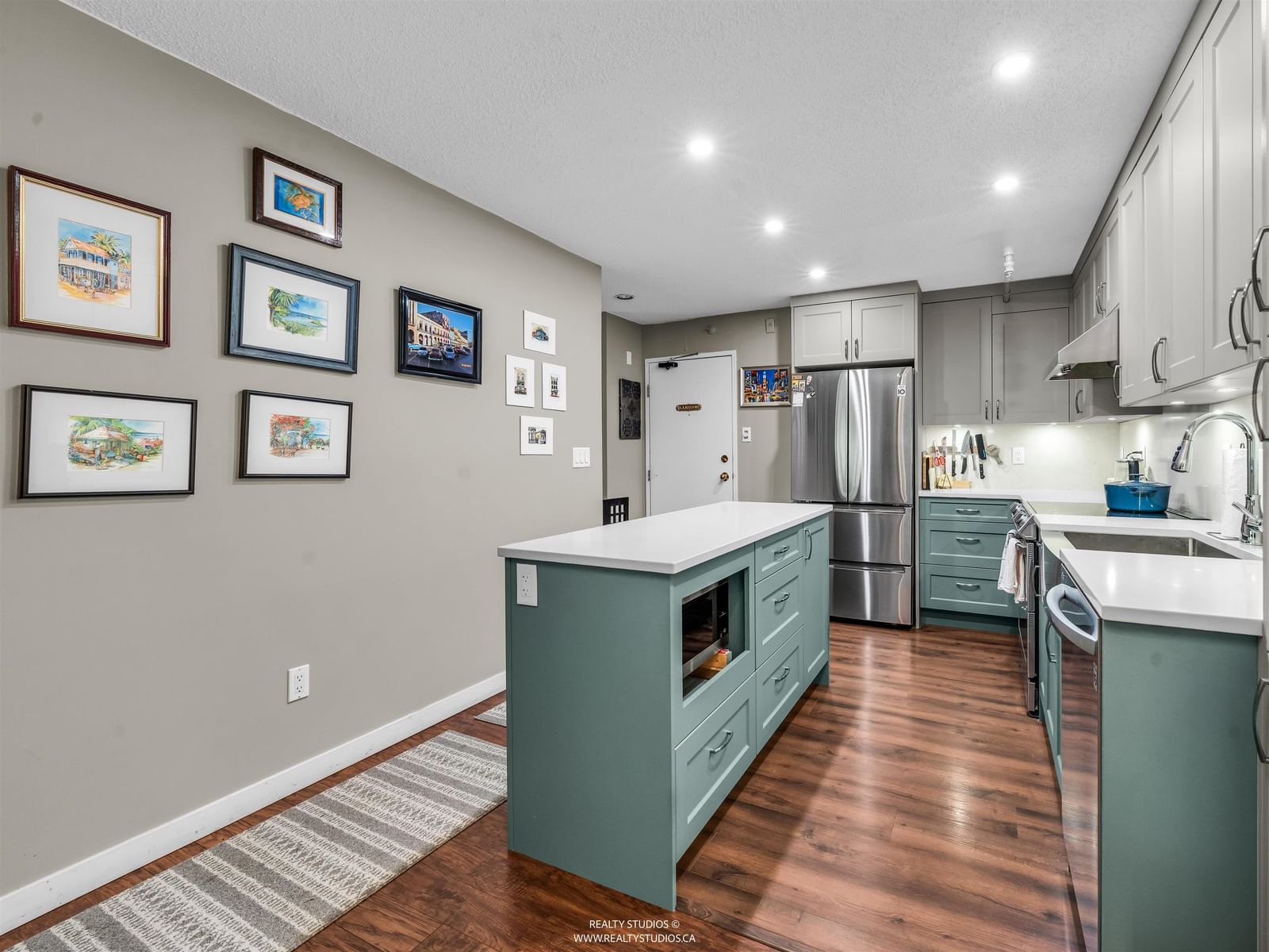 Listing Image 3