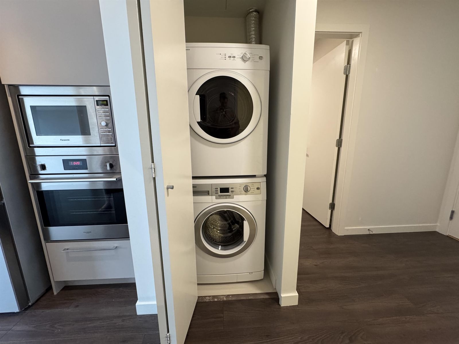 Listing Image 8