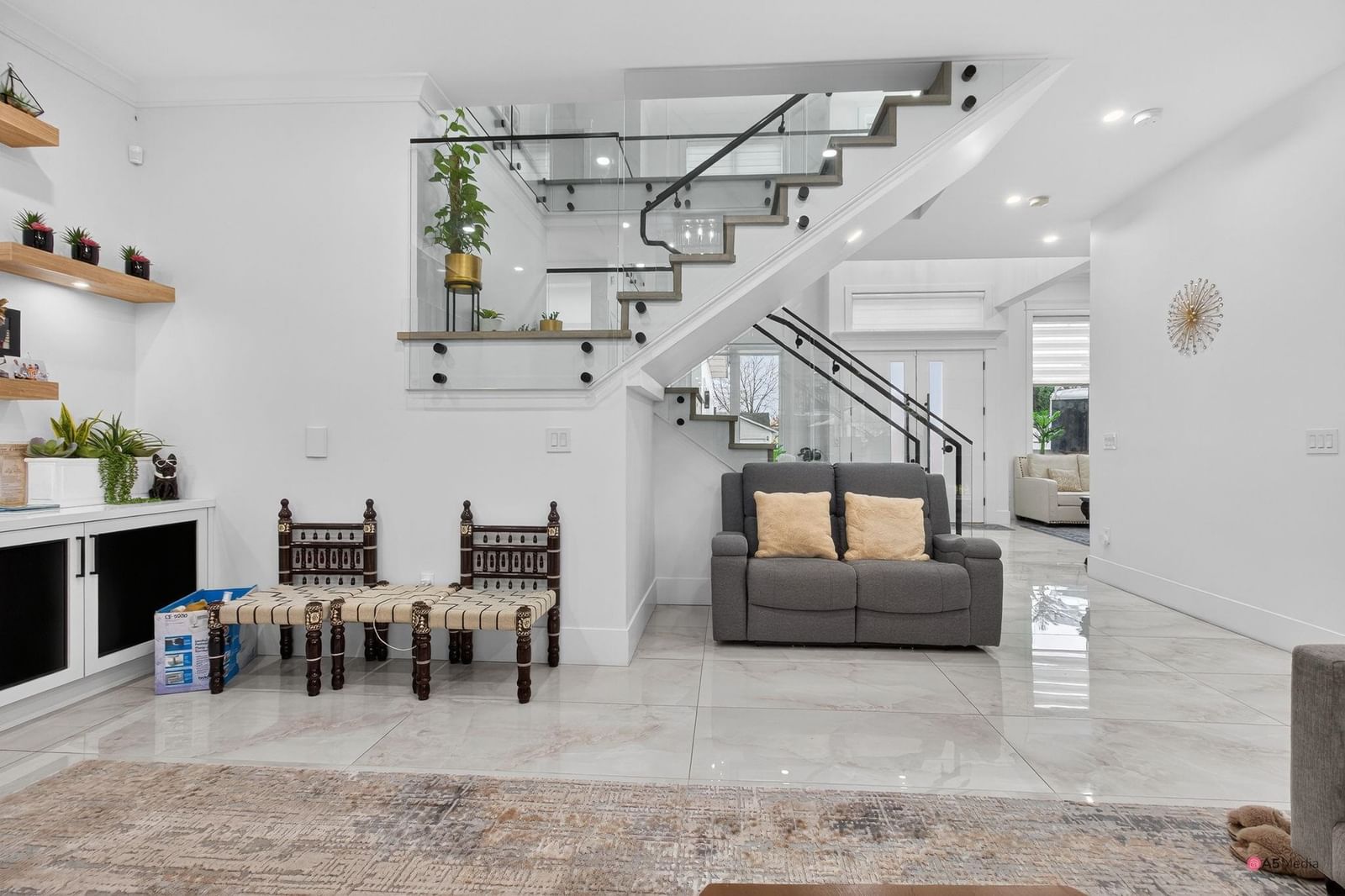 Listing Image 12