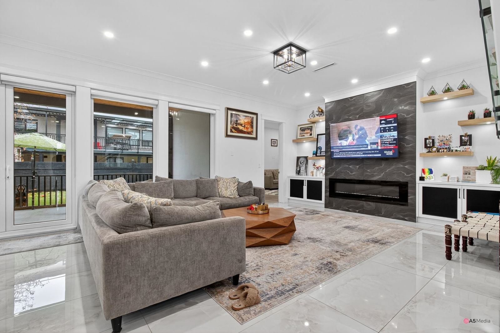 Listing Image 9