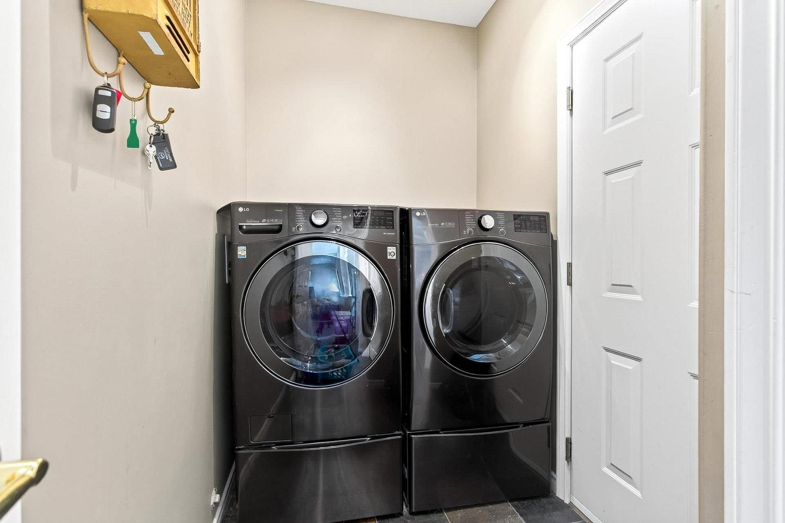 Listing Image 20