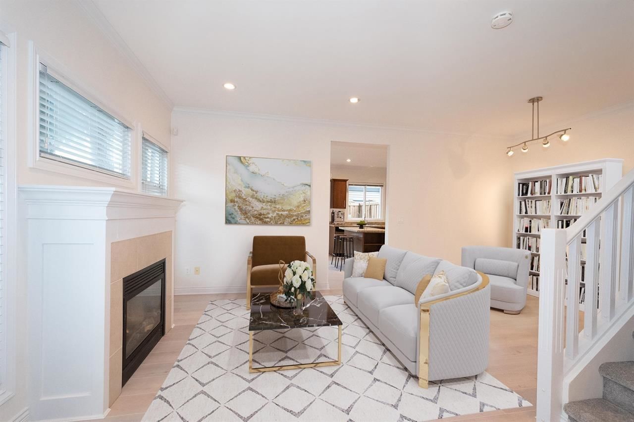 Listing Image 11
