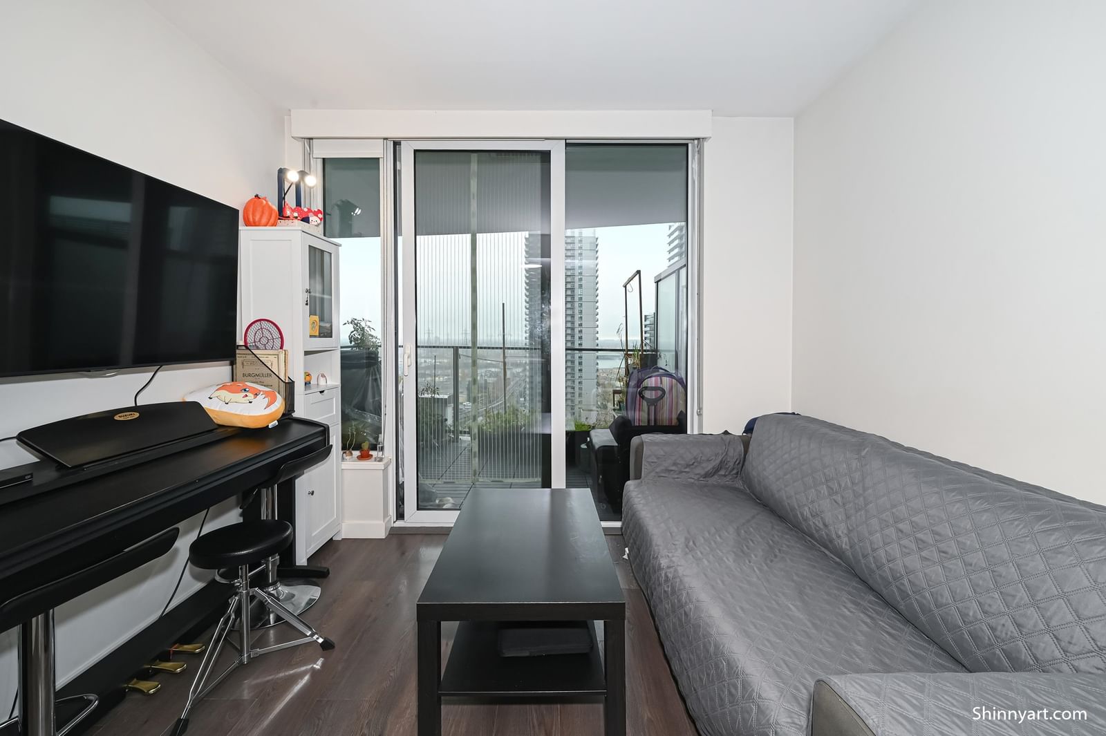 Listing Image 9