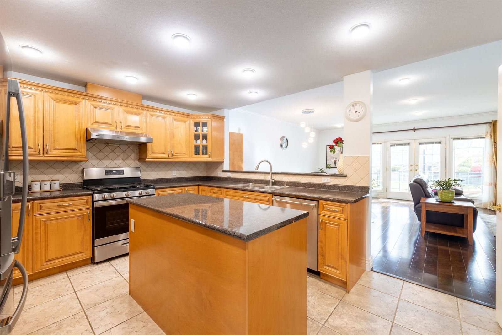 Listing Image 10