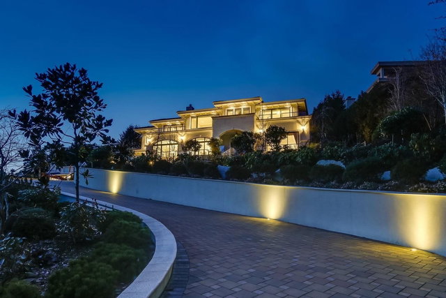 805 King Georges Way