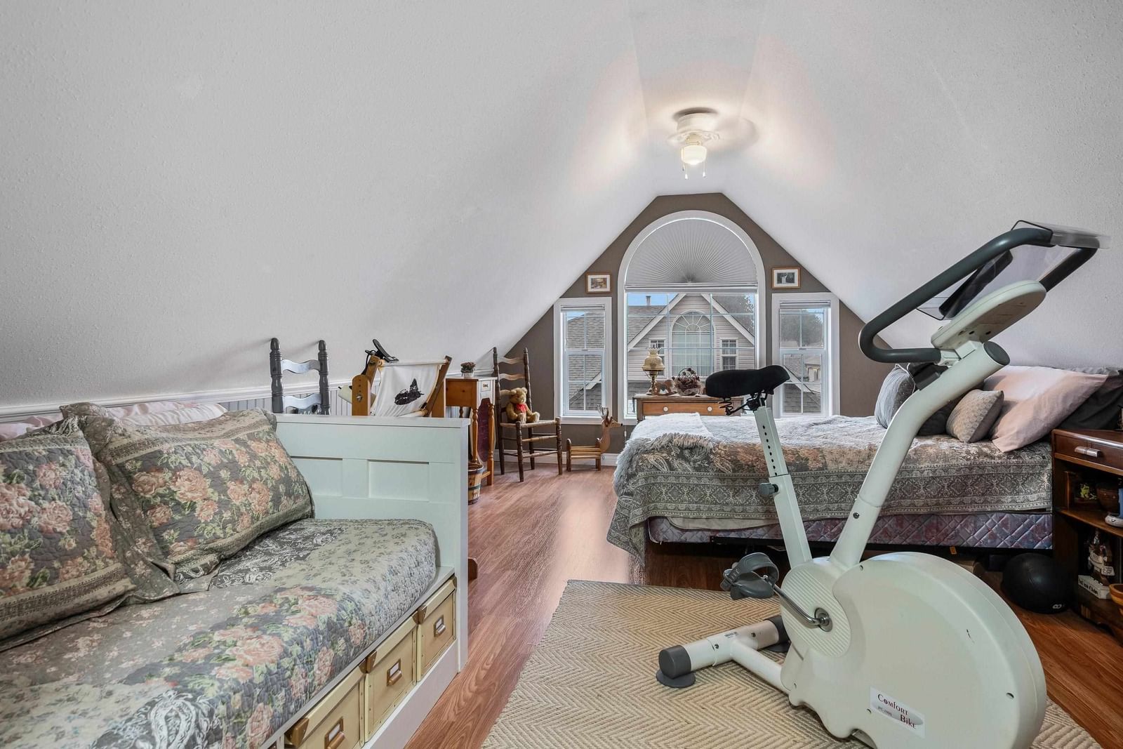 Listing Image 23