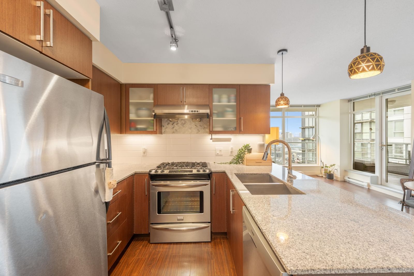 Listing Image 9