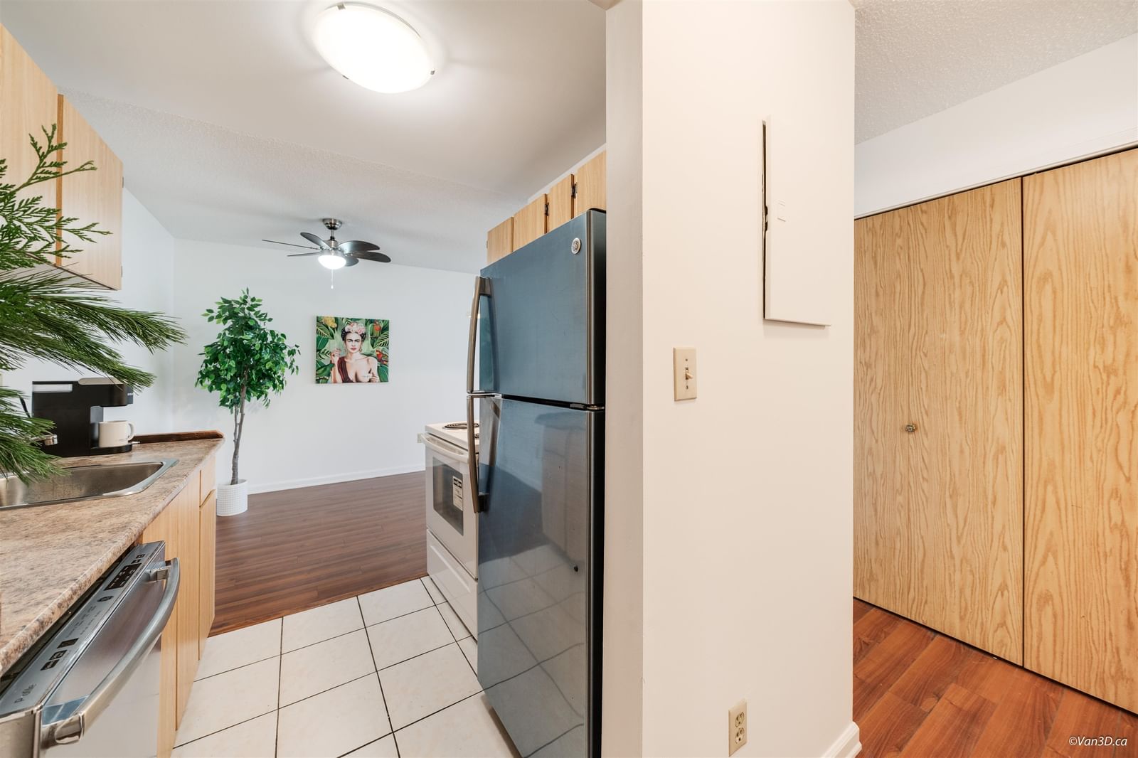 Listing Image 9