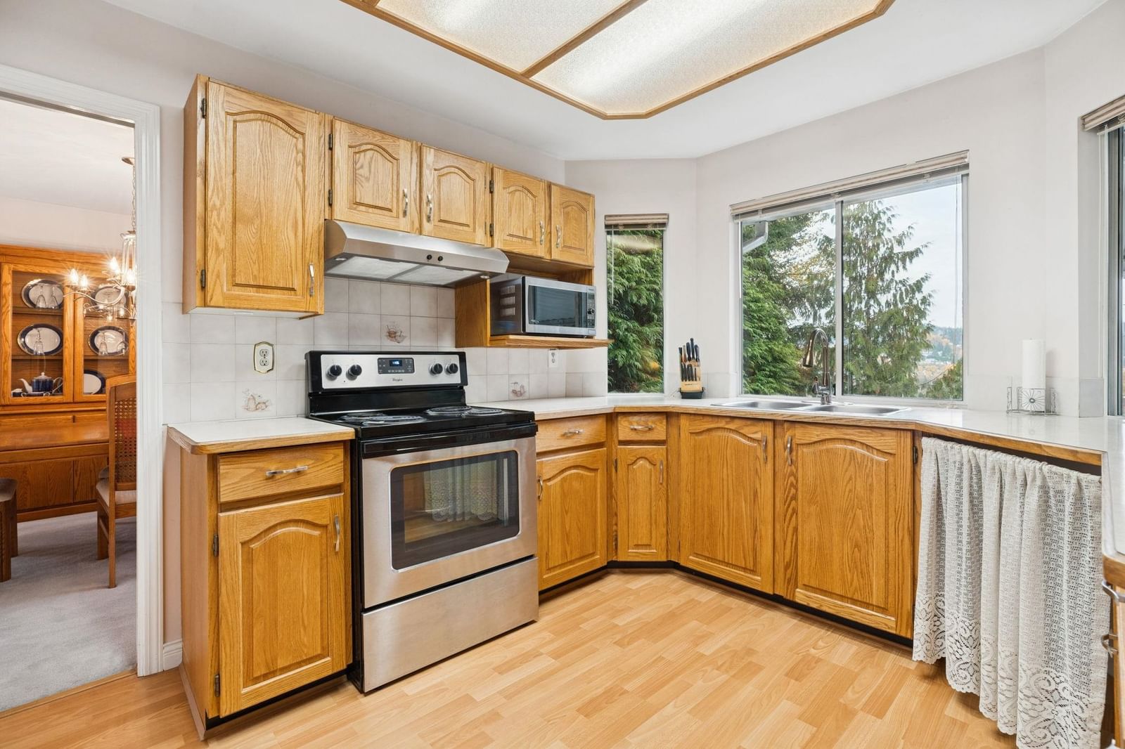 Listing Image 12