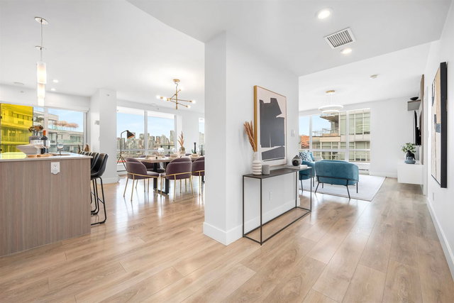 1801 - 1788 Columbia Street