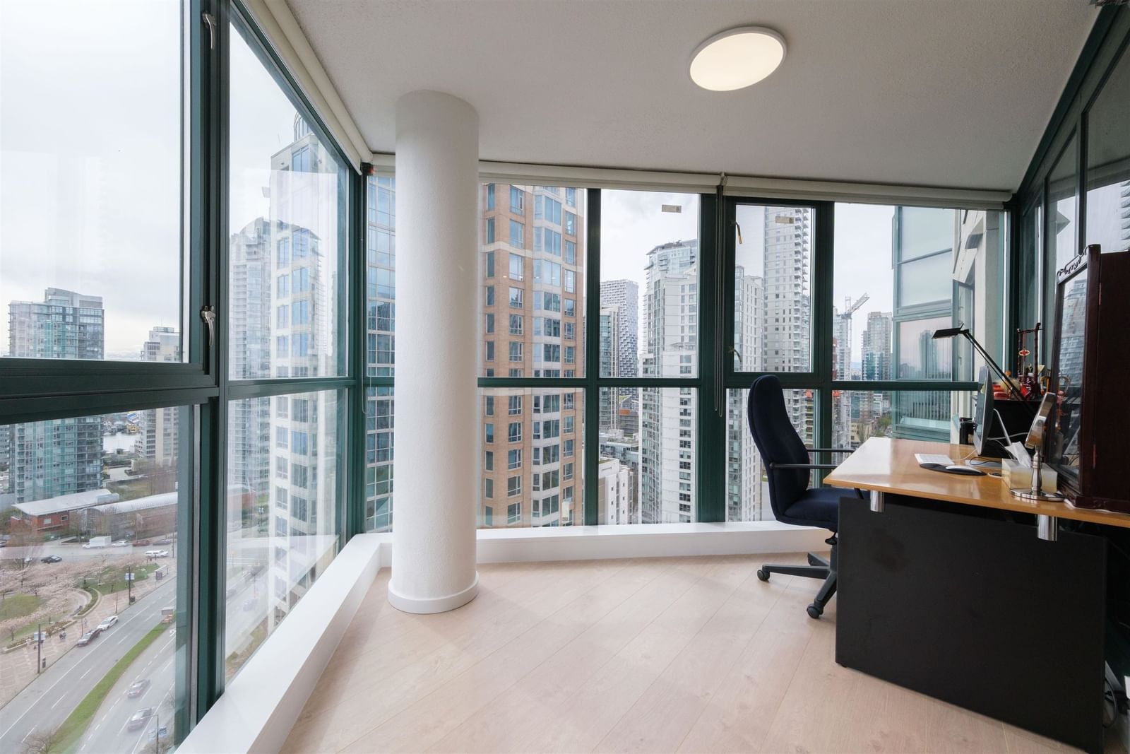 Listing Image 11