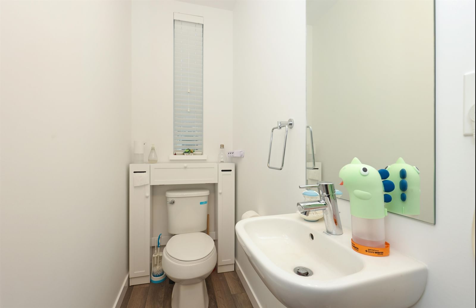 Listing Image 10
