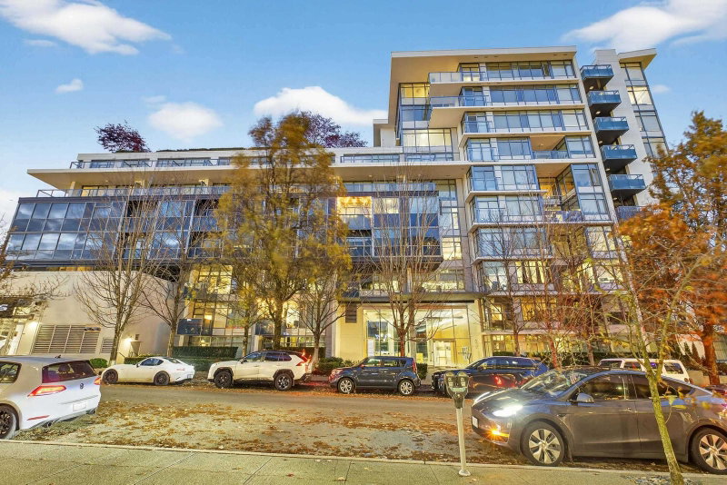 210 - 1777 7th Avenue W