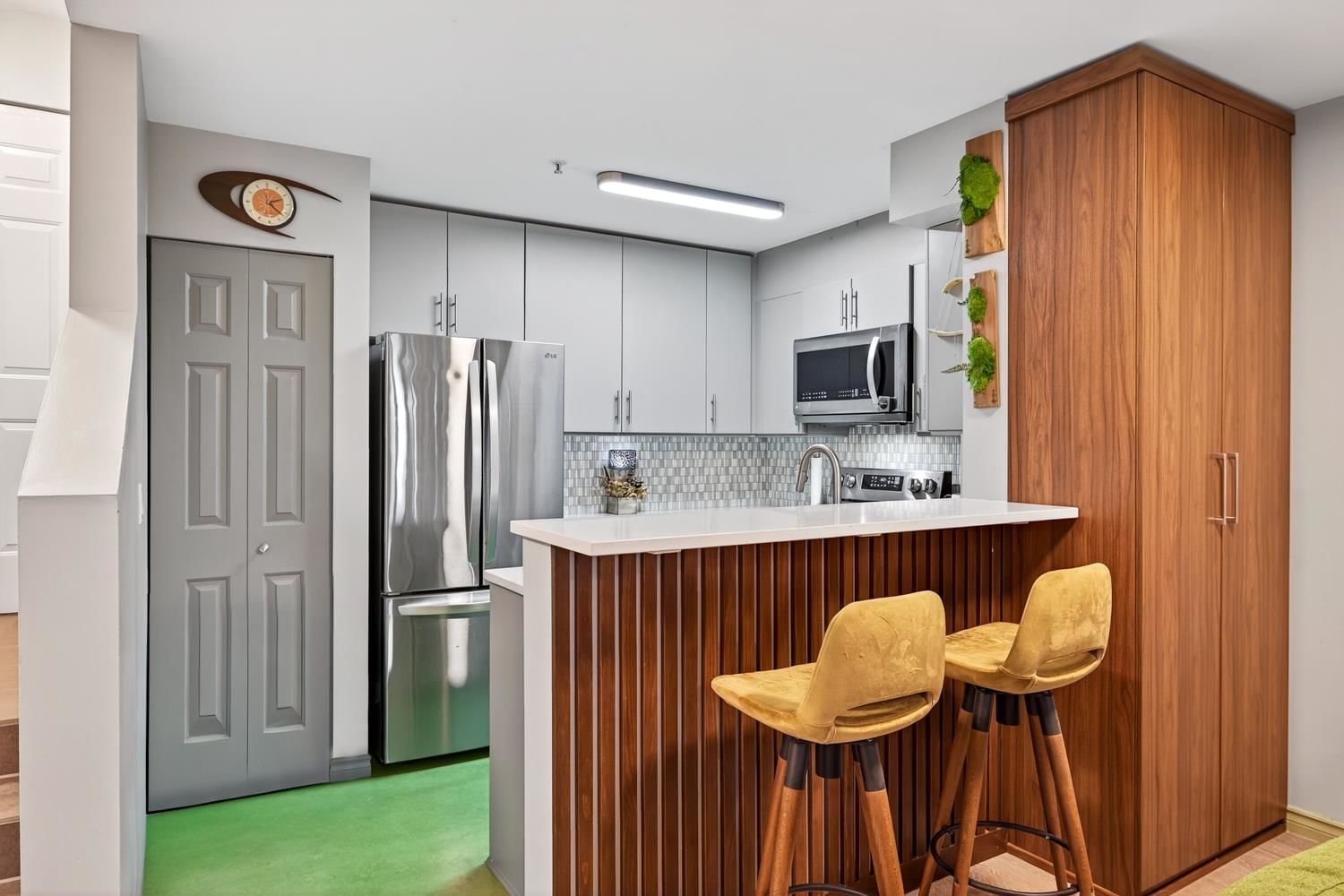 Listing Image 9