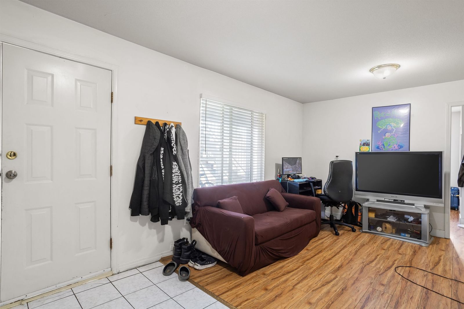 Listing Image 16