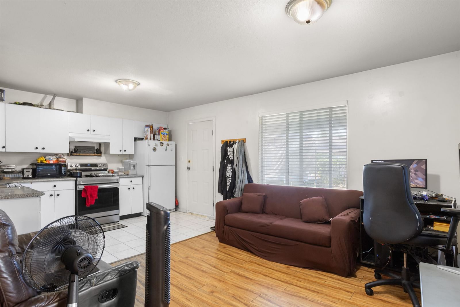 Listing Image 20