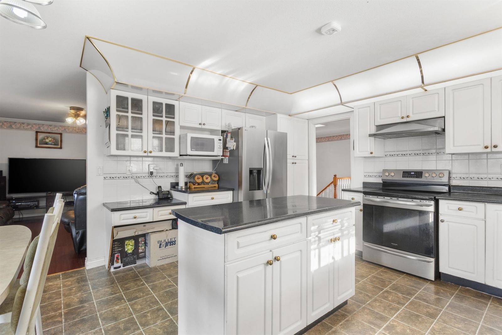 Listing Image 5