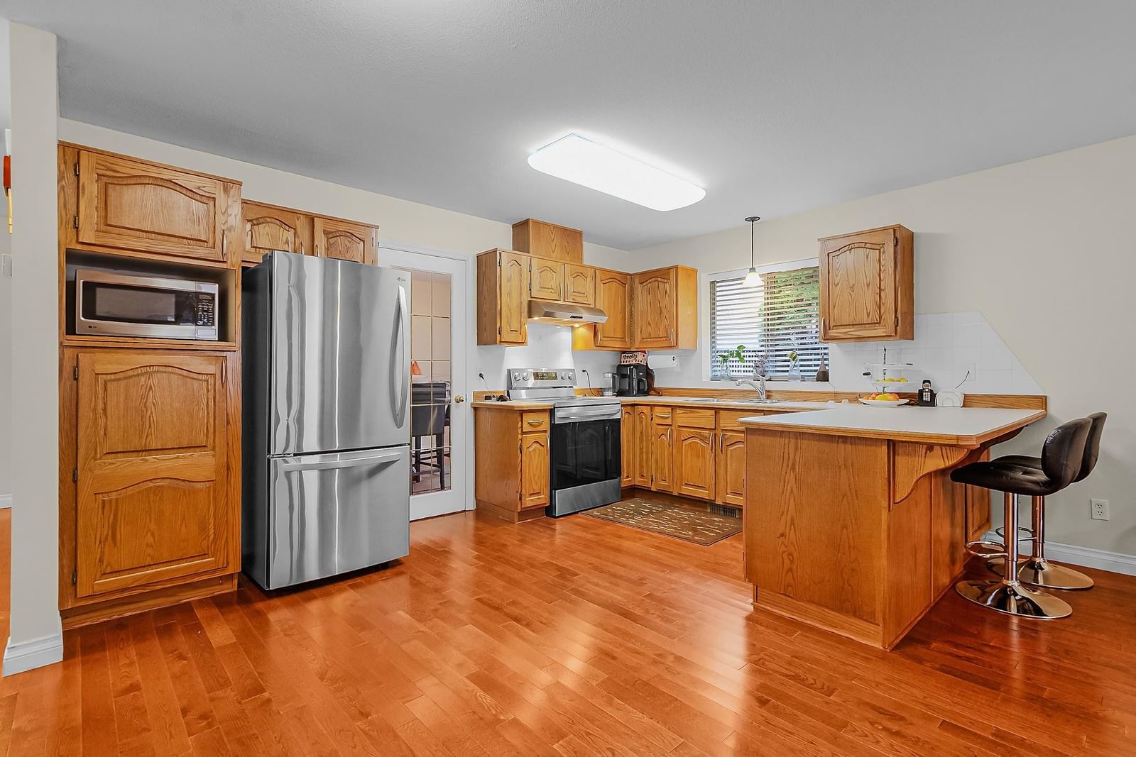 Listing Image 8
