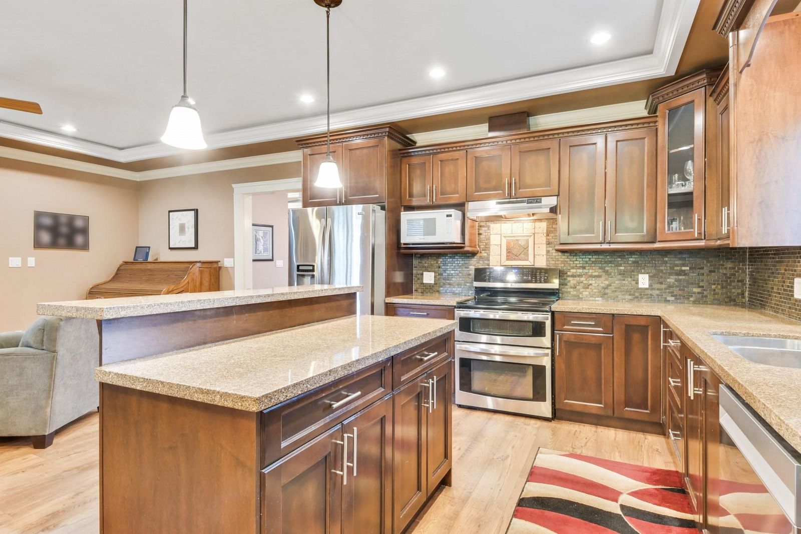 Listing Image 12
