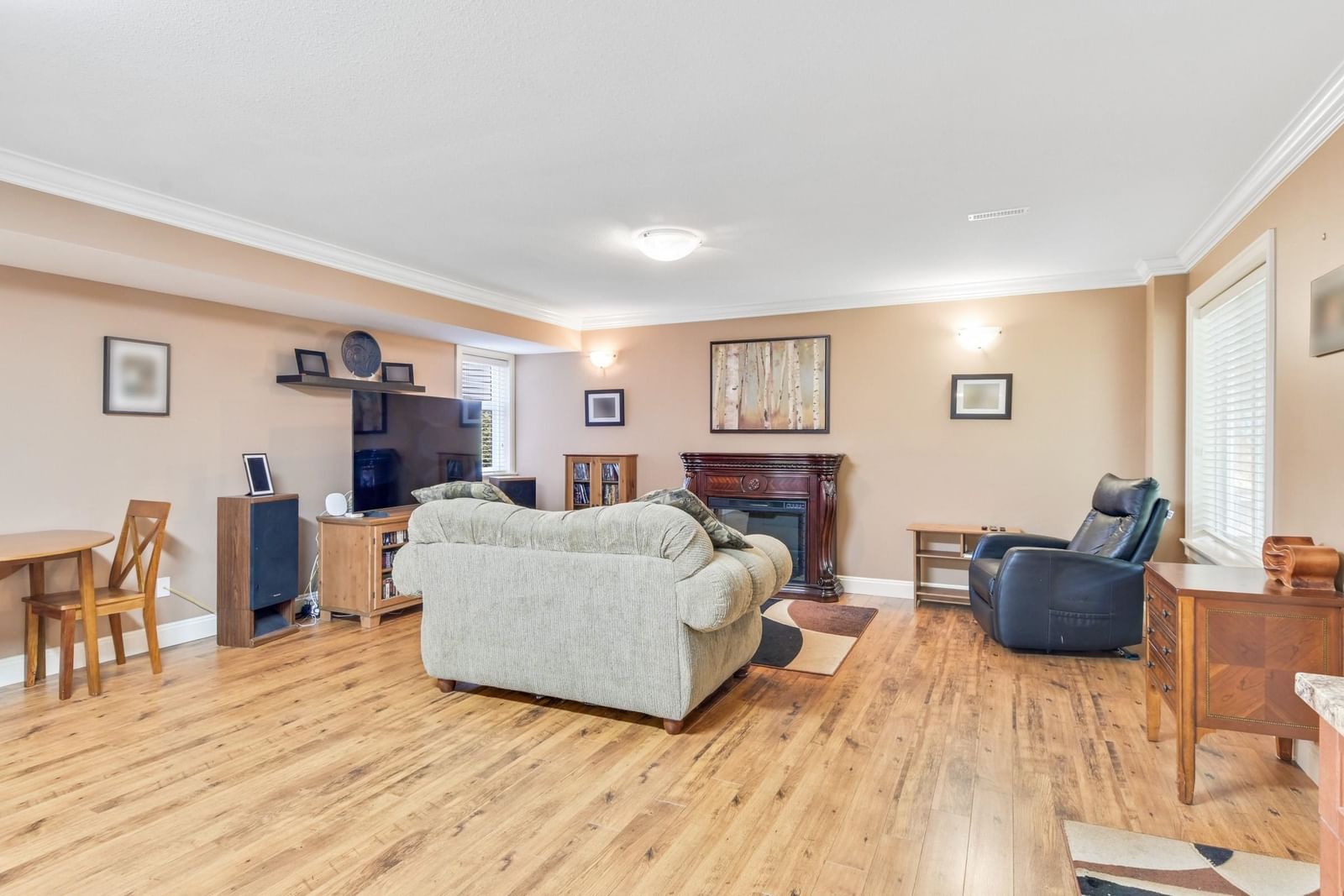 Listing Image 25