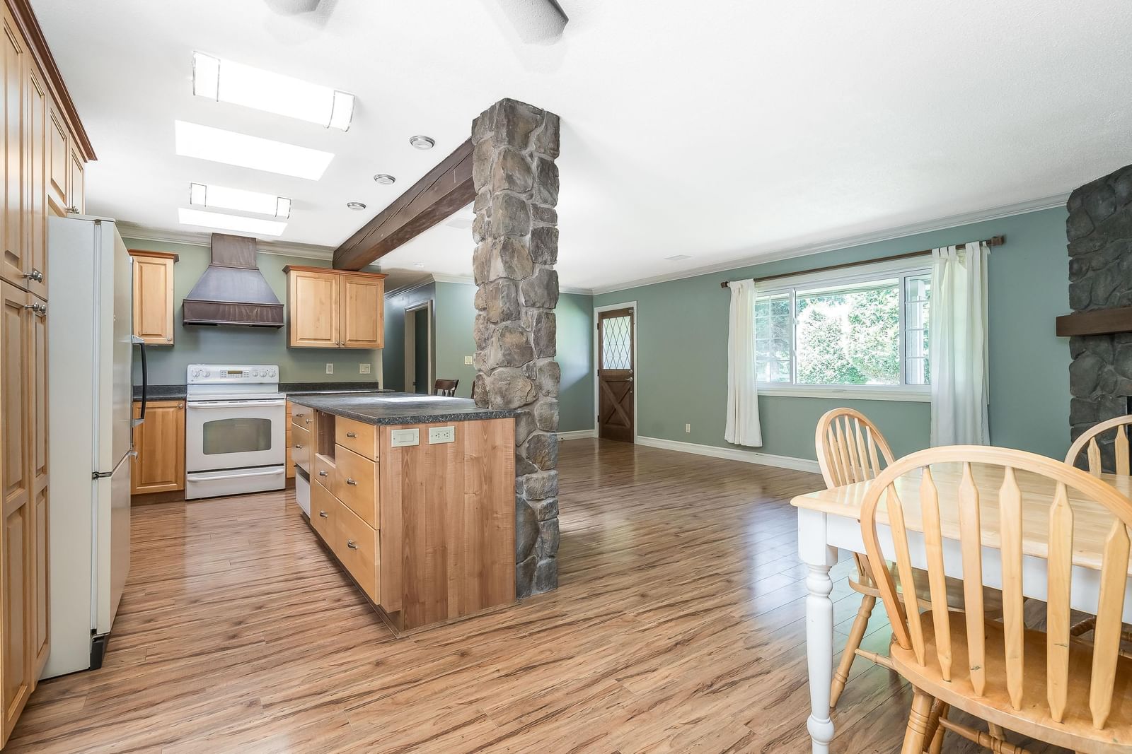 Listing Image 19