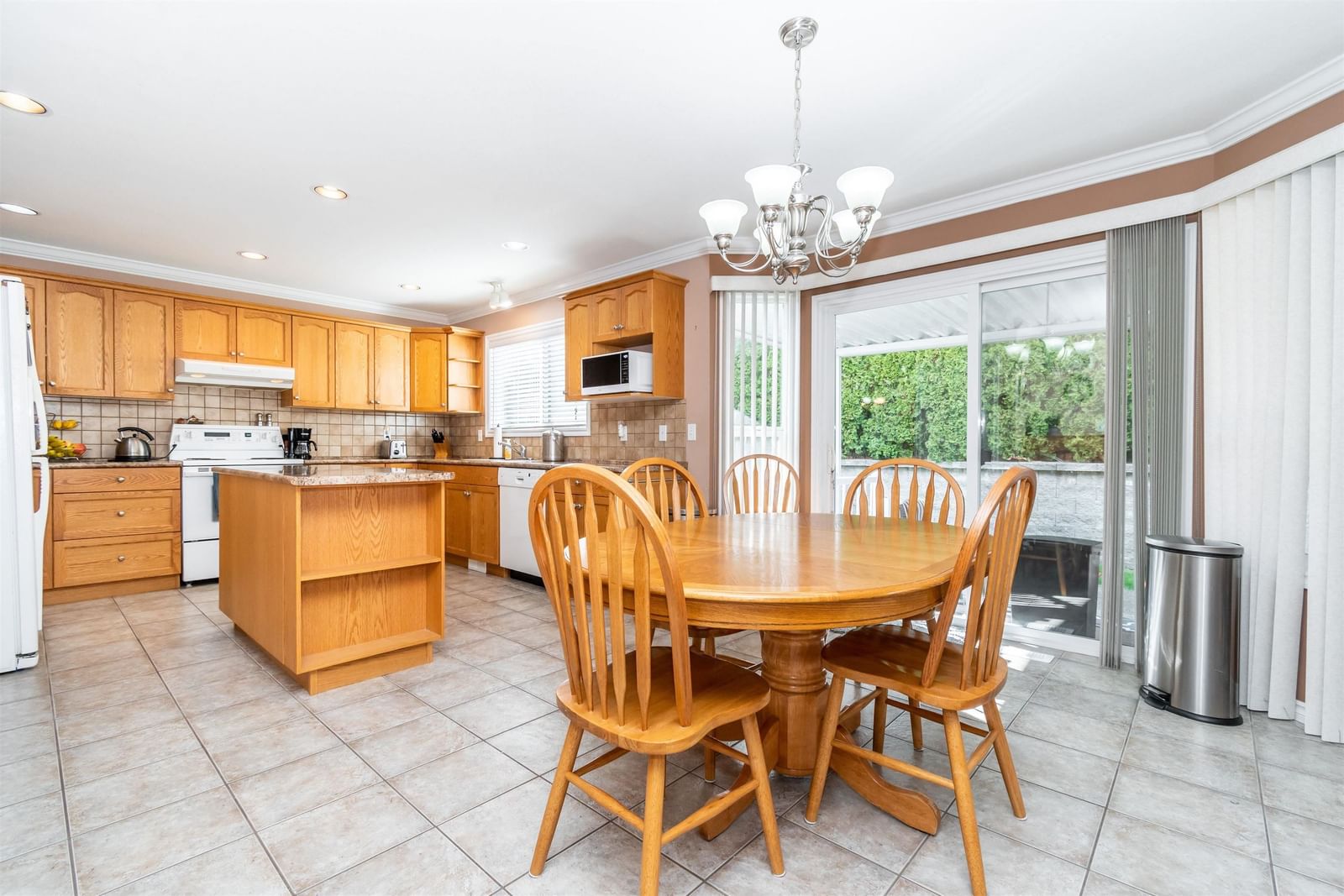 Listing Image 16