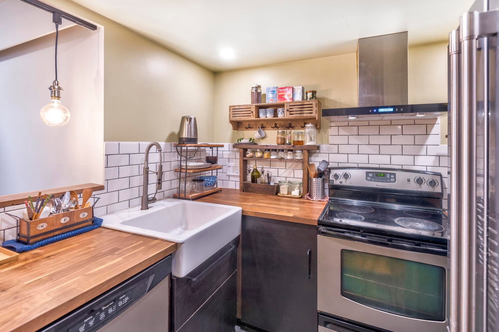 Listing Image 10