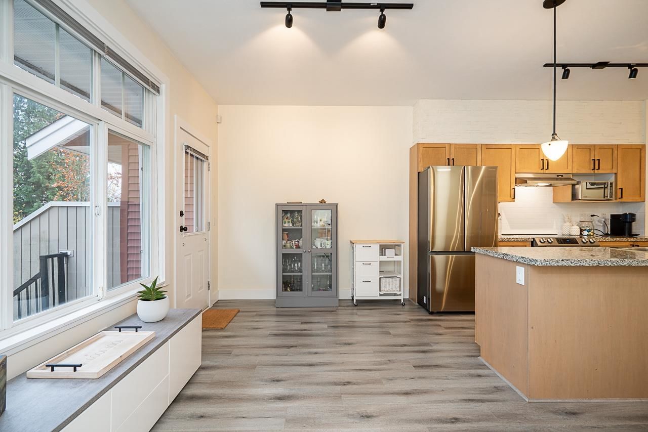 Listing Image 14