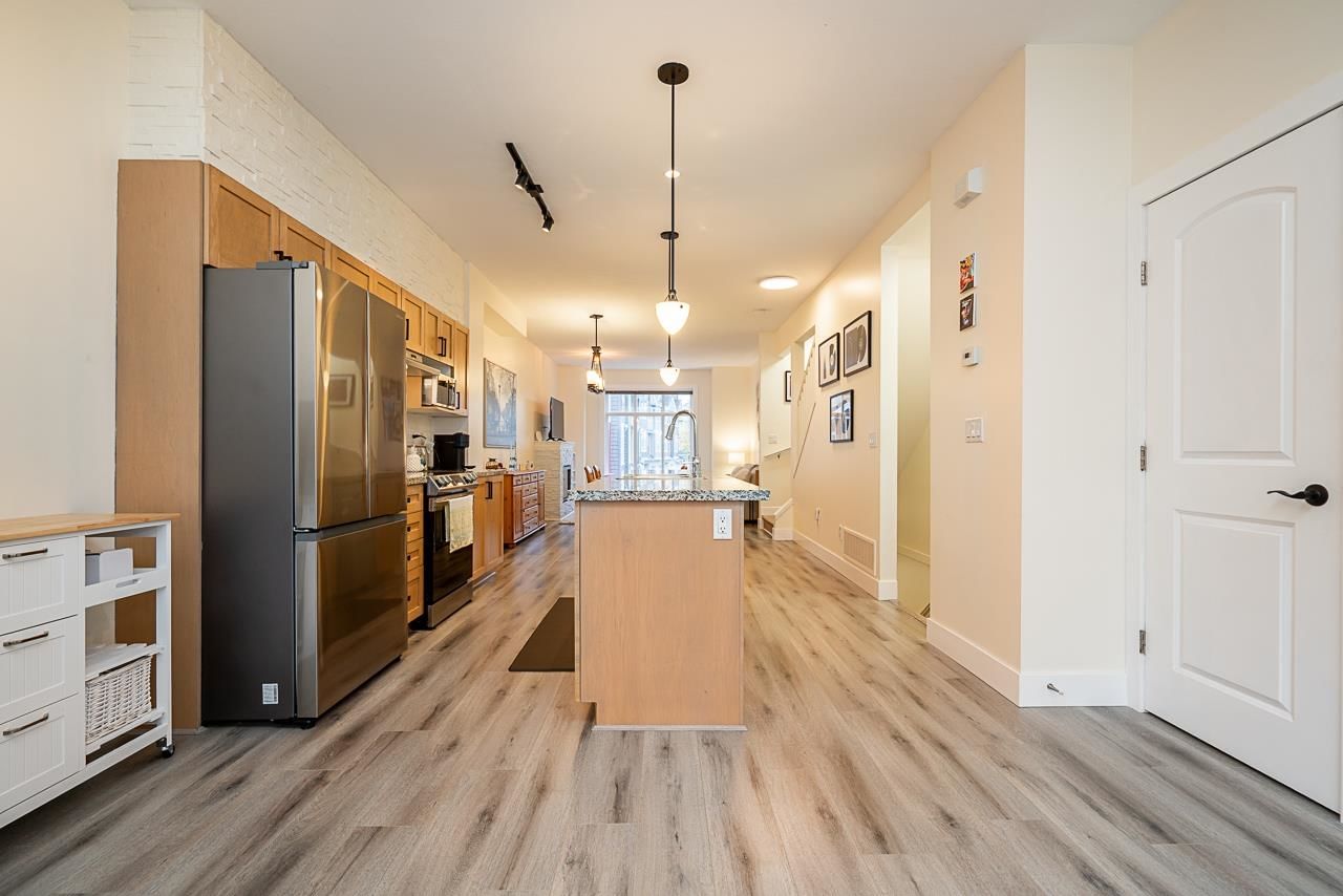 Listing Image 18